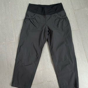 Prana capri pants black
